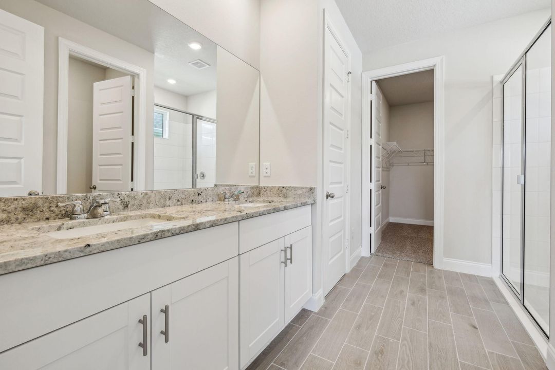 Под контрактом: $399,999 (3 спален, 2 ванн, 1654 Квадратных фут)