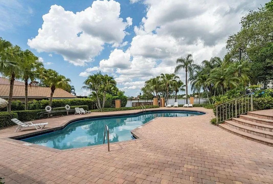 Active With Contract: $475,000 (4 beds, 2 baths, 1840 Square Feet)