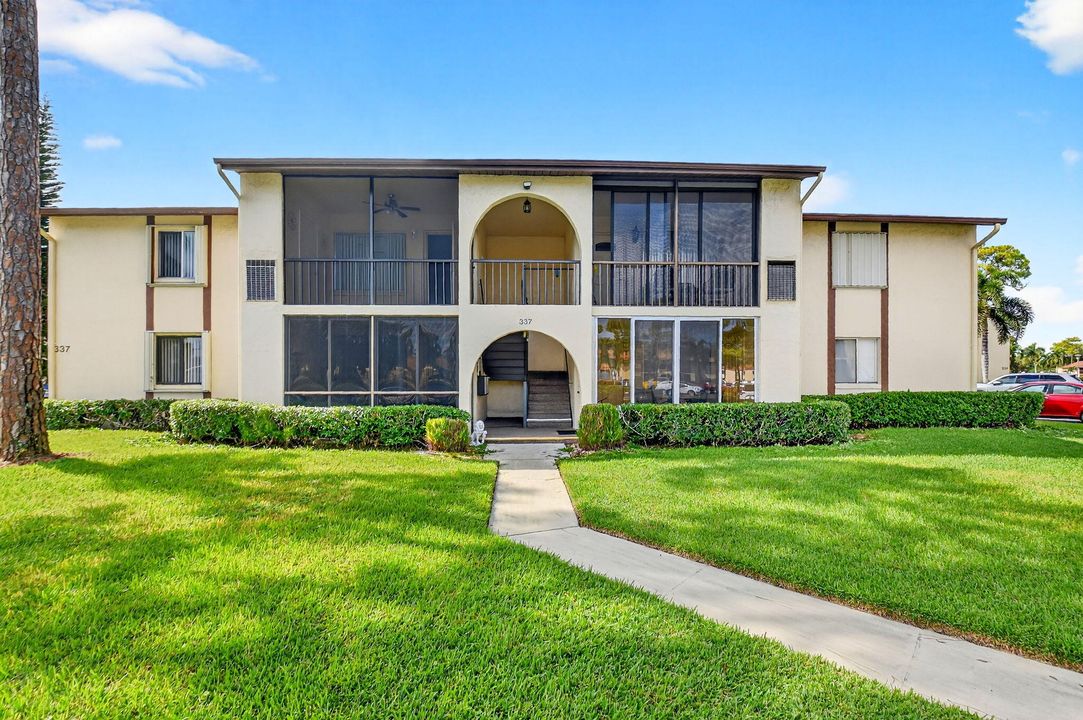 待售: $139,000 (2 贝兹, 1 浴室, 818 平方英尺)