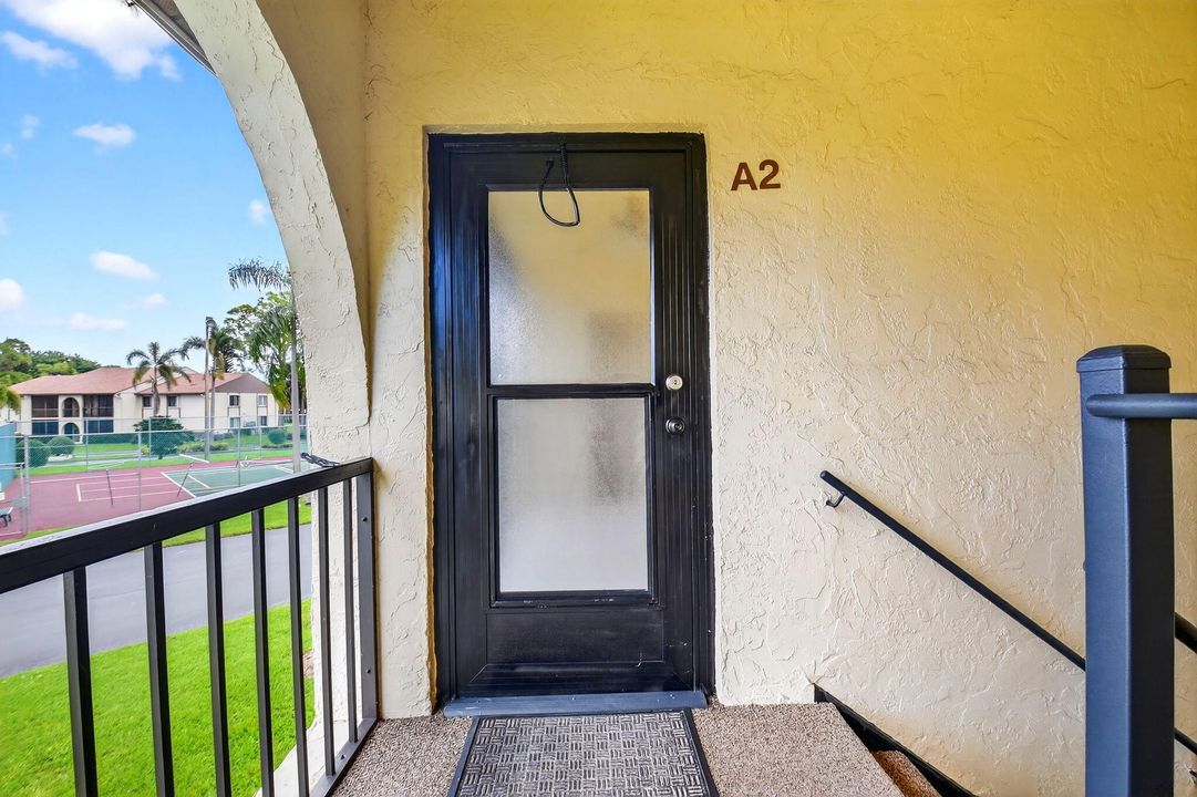 待售: $139,000 (2 贝兹, 1 浴室, 818 平方英尺)