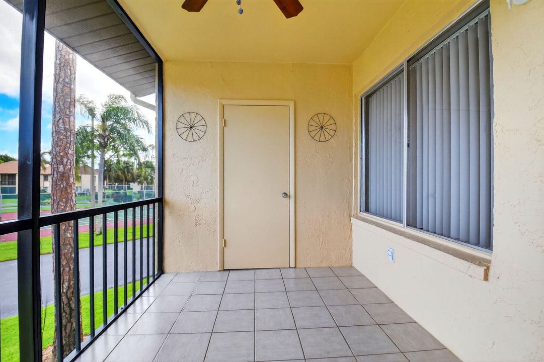 待售: $139,000 (2 贝兹, 1 浴室, 818 平方英尺)