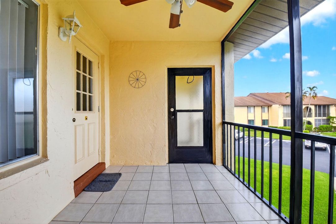 待售: $139,000 (2 贝兹, 1 浴室, 818 平方英尺)