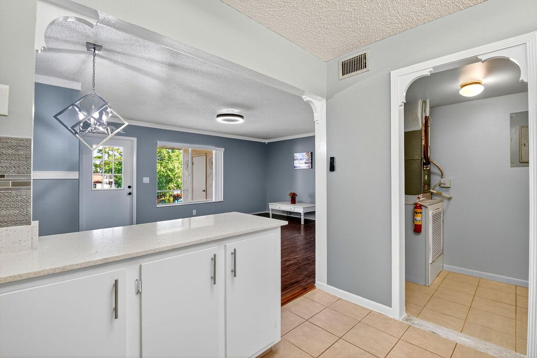 待售: $139,000 (2 贝兹, 1 浴室, 818 平方英尺)