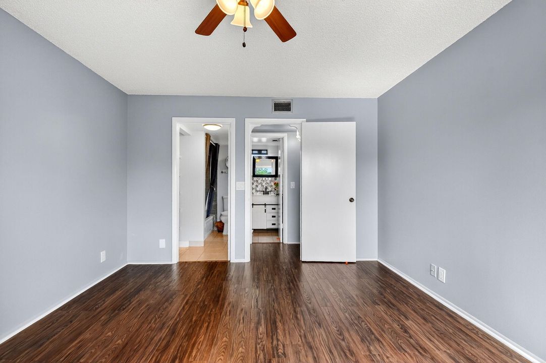 待售: $139,000 (2 贝兹, 1 浴室, 818 平方英尺)