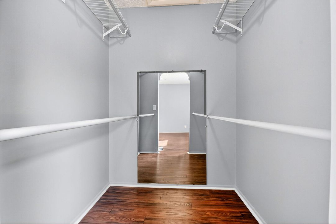 待售: $139,000 (2 贝兹, 1 浴室, 818 平方英尺)