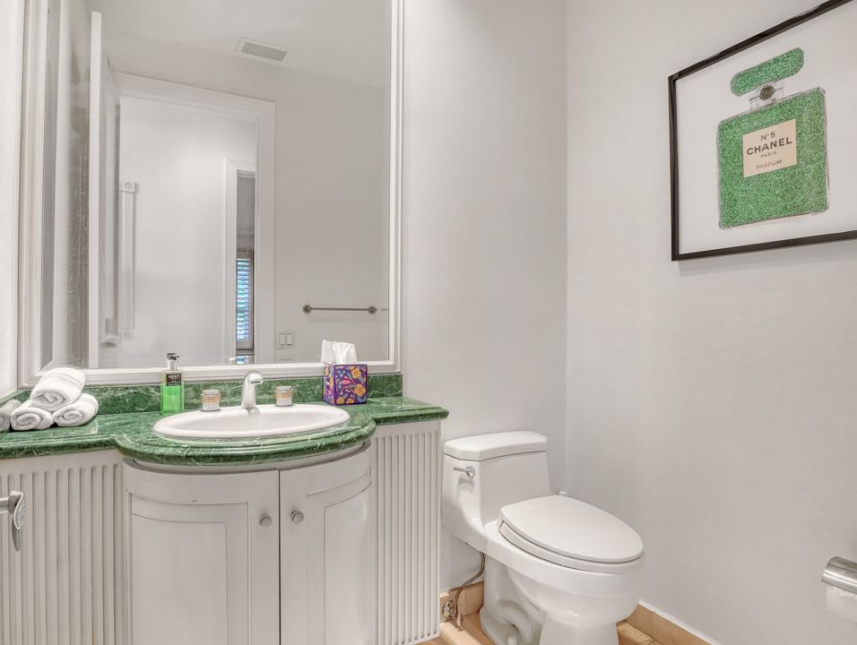 Activo con contrato: $2,850,000 (4 camas, 5 baños, 4409 Pies cuadrados)