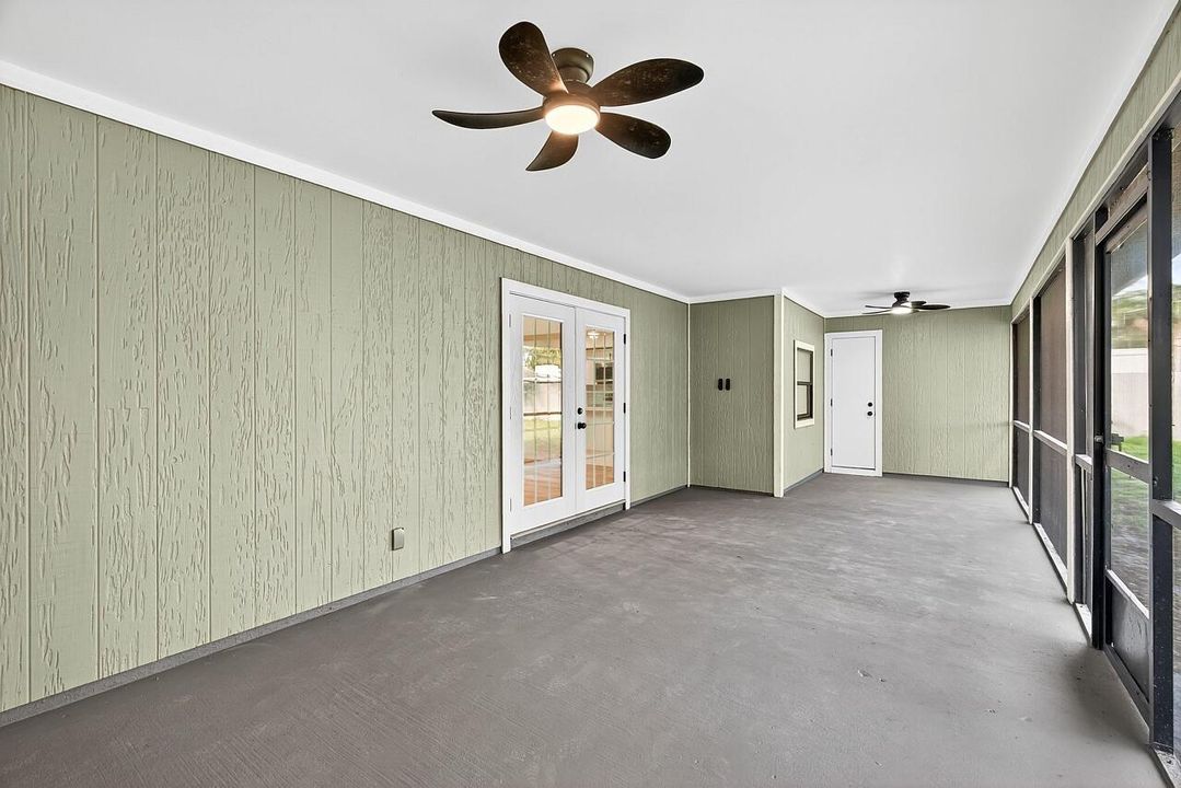 Под контрактом: $339,900 (4 спален, 2 ванн, 2028 Квадратных фут)