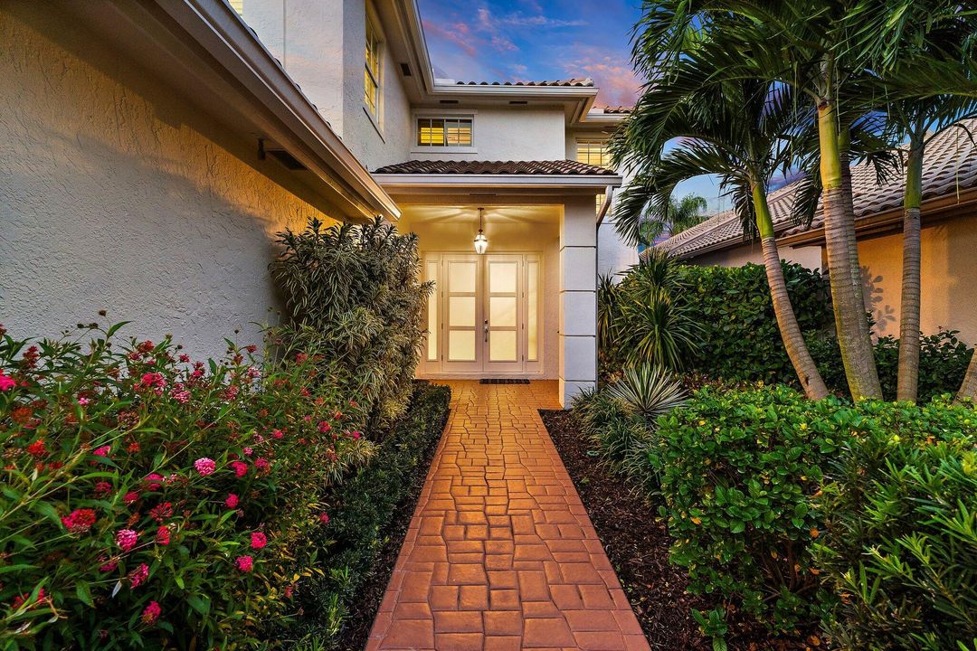 En Venta: $1,700,000 (3 camas, 3 baños, 2648 Pies cuadrados)