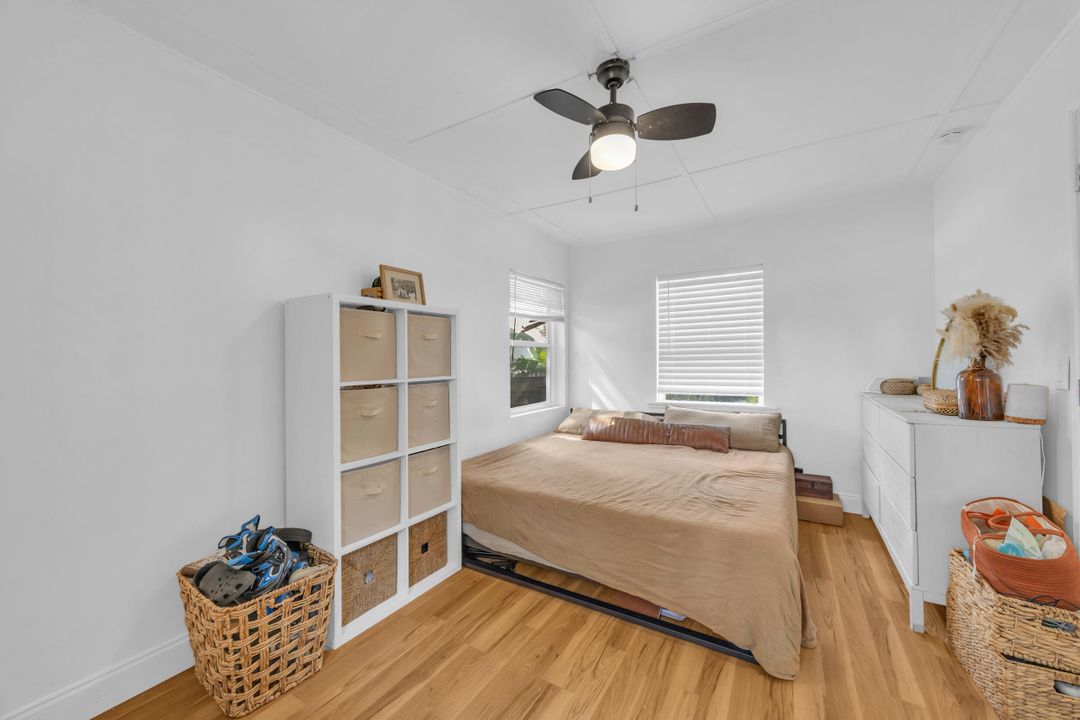 For Sale: $389,000 (2 beds, 1 baths, 944 Square Feet)