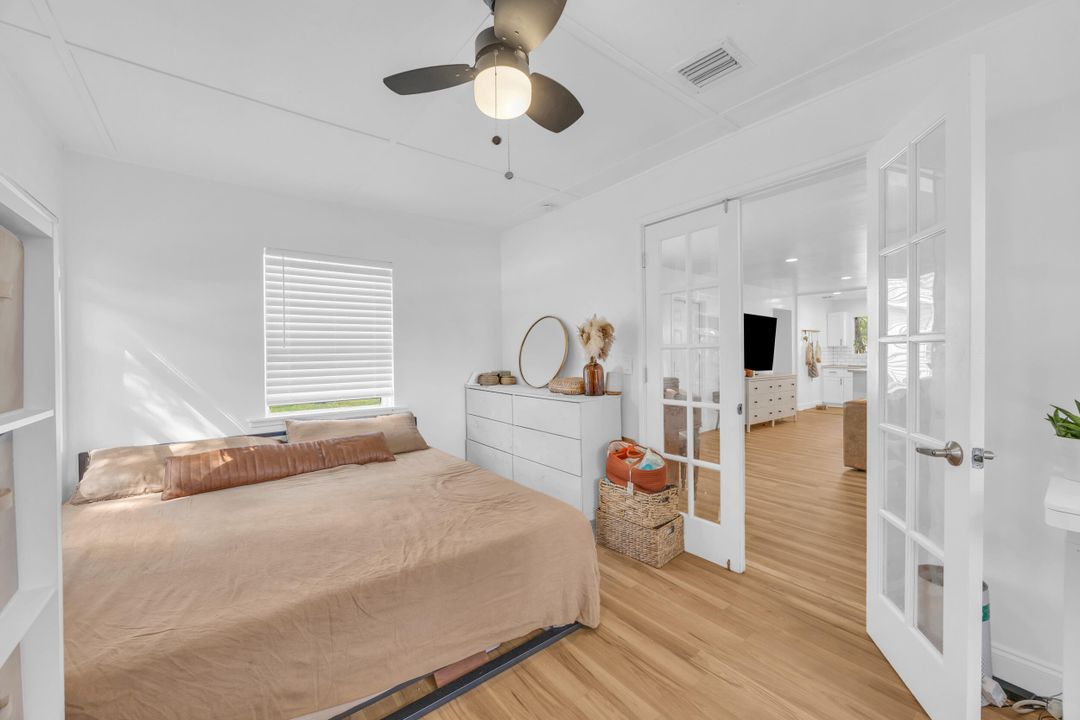 For Sale: $389,000 (2 beds, 1 baths, 944 Square Feet)