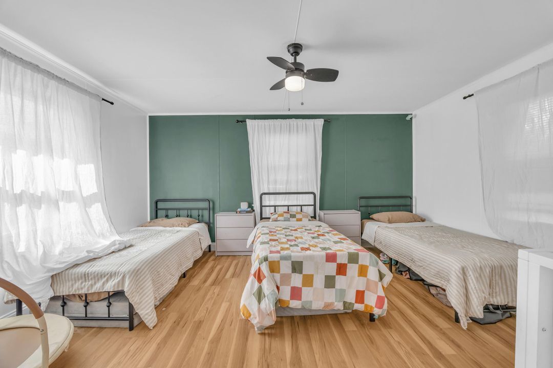 For Sale: $389,000 (2 beds, 1 baths, 944 Square Feet)