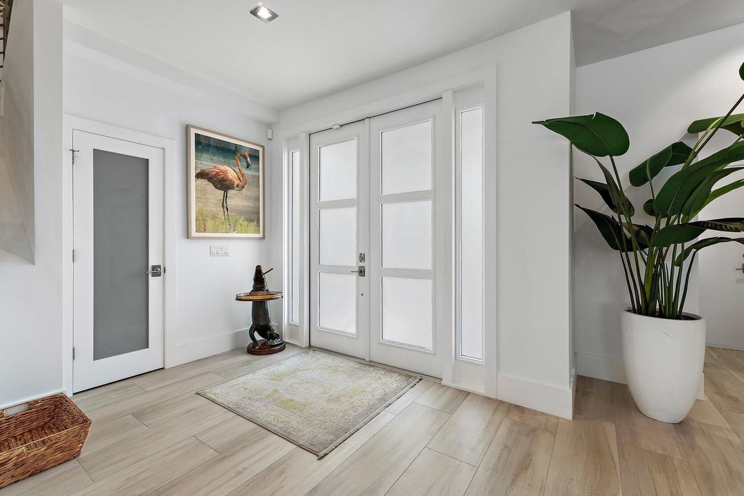 En Venta: $1,700,000 (3 camas, 3 baños, 2648 Pies cuadrados)