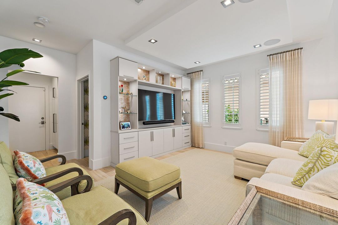 En Venta: $1,700,000 (3 camas, 3 baños, 2648 Pies cuadrados)