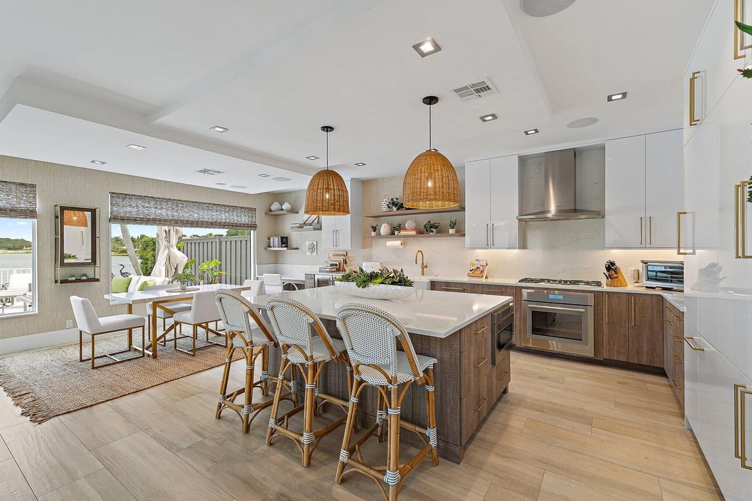 En Venta: $1,700,000 (3 camas, 3 baños, 2648 Pies cuadrados)