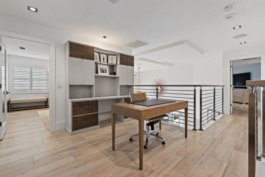 En Venta: $1,700,000 (3 camas, 3 baños, 2648 Pies cuadrados)