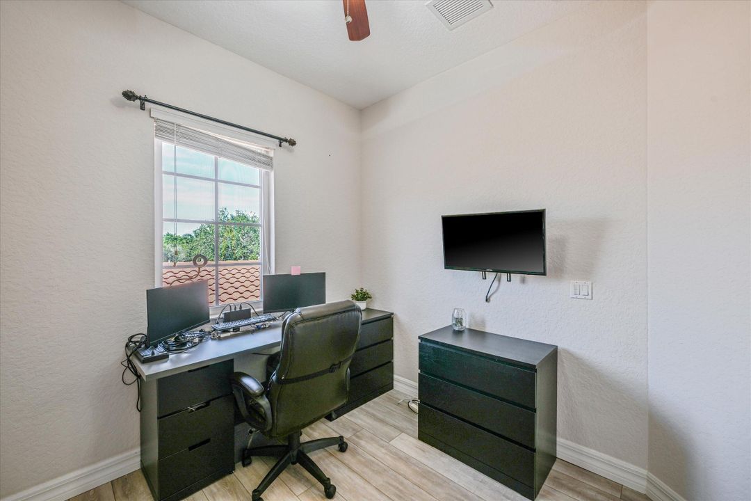 Active With Contract: $499,925 (3 beds, 2 baths, 1410 Square Feet)