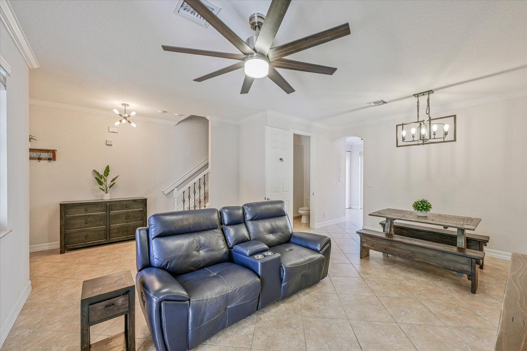 Active With Contract: $499,925 (3 beds, 2 baths, 1410 Square Feet)