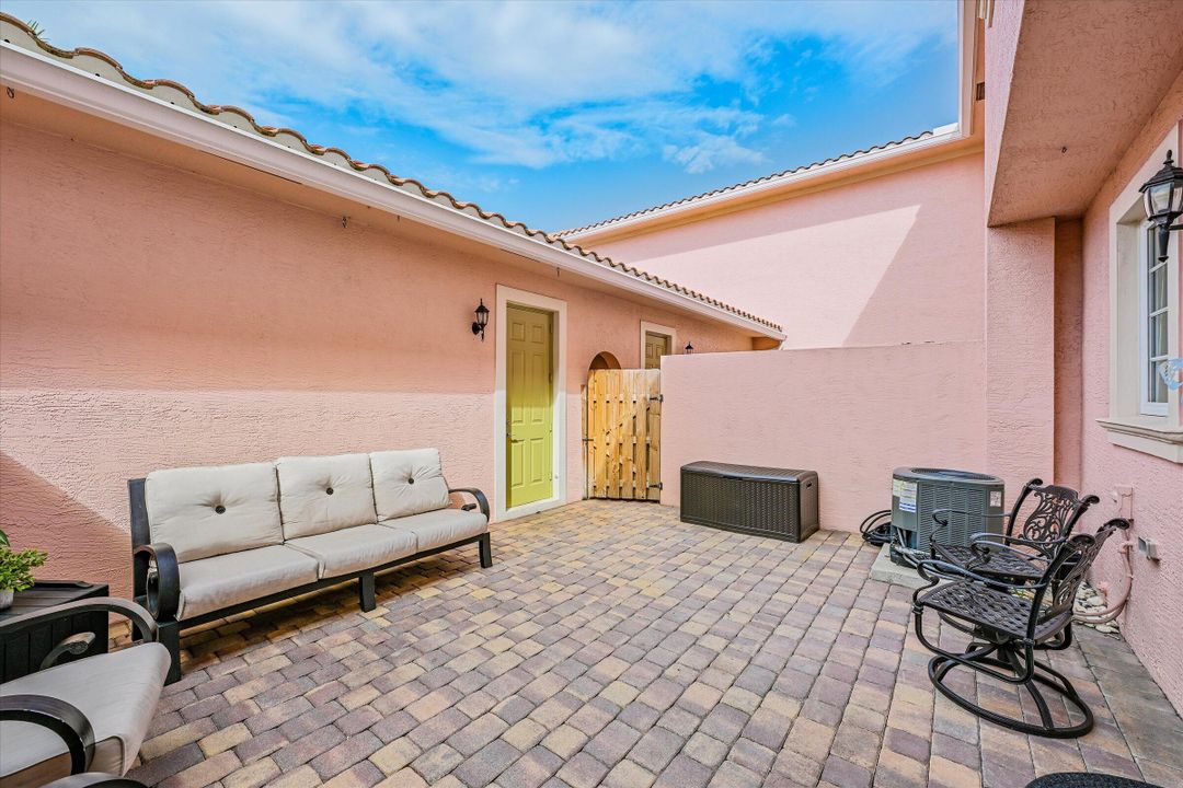 Active With Contract: $499,925 (3 beds, 2 baths, 1410 Square Feet)