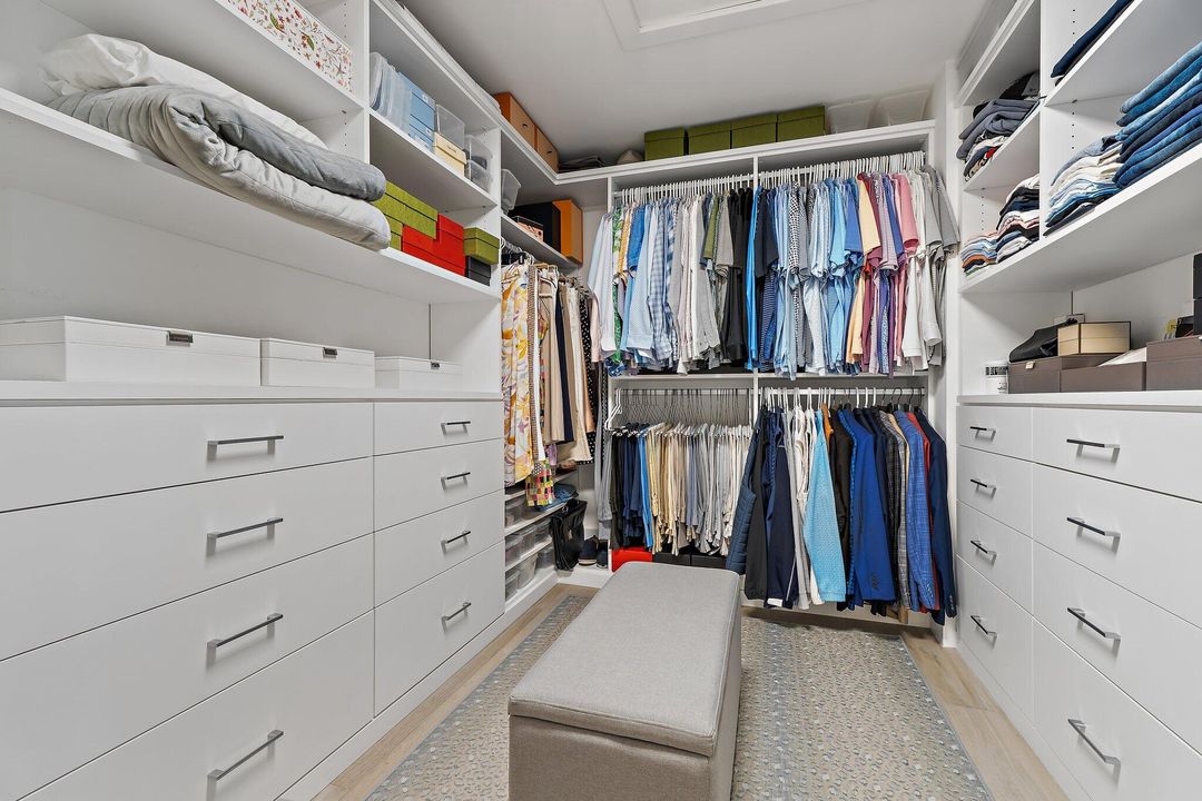 En Venta: $1,700,000 (3 camas, 3 baños, 2648 Pies cuadrados)