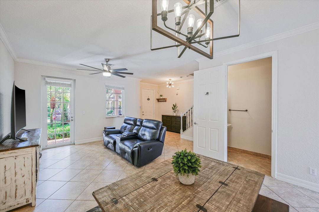 Active With Contract: $499,925 (3 beds, 2 baths, 1410 Square Feet)