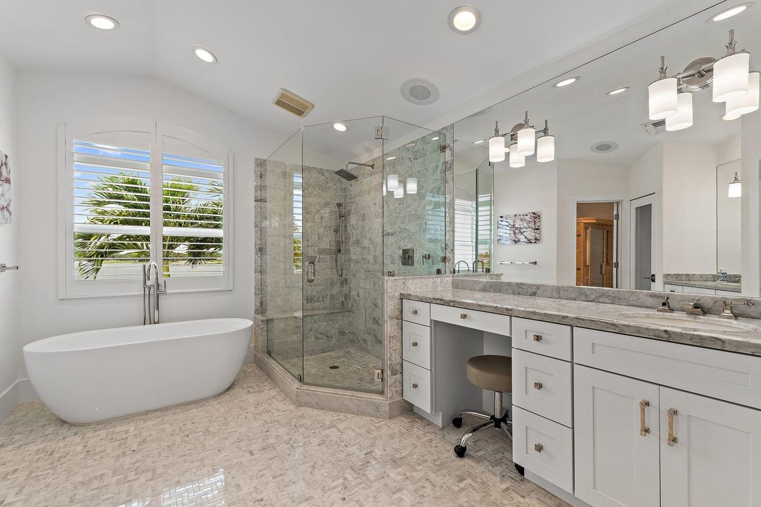 En Venta: $1,700,000 (3 camas, 3 baños, 2648 Pies cuadrados)