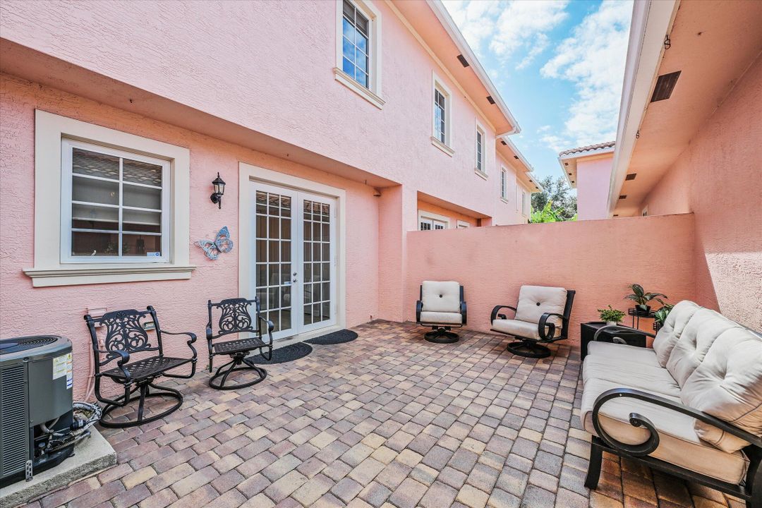 Active With Contract: $499,925 (3 beds, 2 baths, 1410 Square Feet)