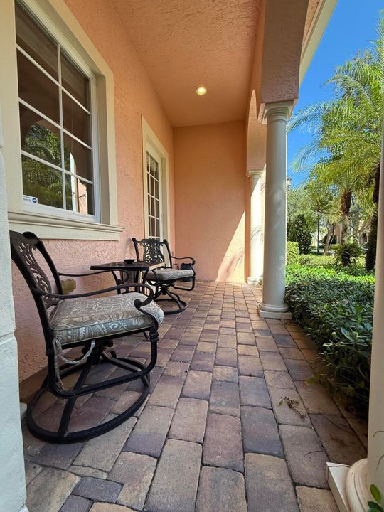 Active With Contract: $499,925 (3 beds, 2 baths, 1410 Square Feet)