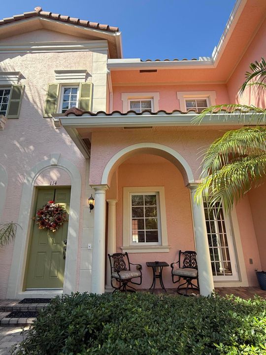 Active With Contract: $499,925 (3 beds, 2 baths, 1410 Square Feet)