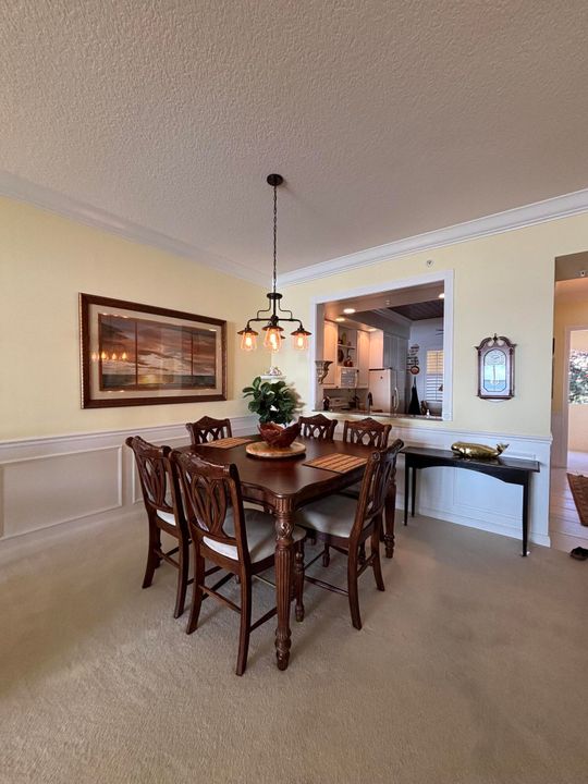 For Sale: $460,000 (2 beds, 2 baths, 1989 Square Feet)