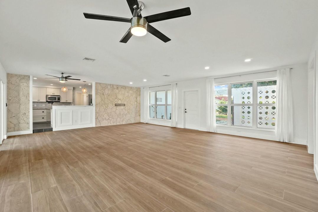 出租: $5,100 (3 贝兹, 3 浴室, 1890 平方英尺)