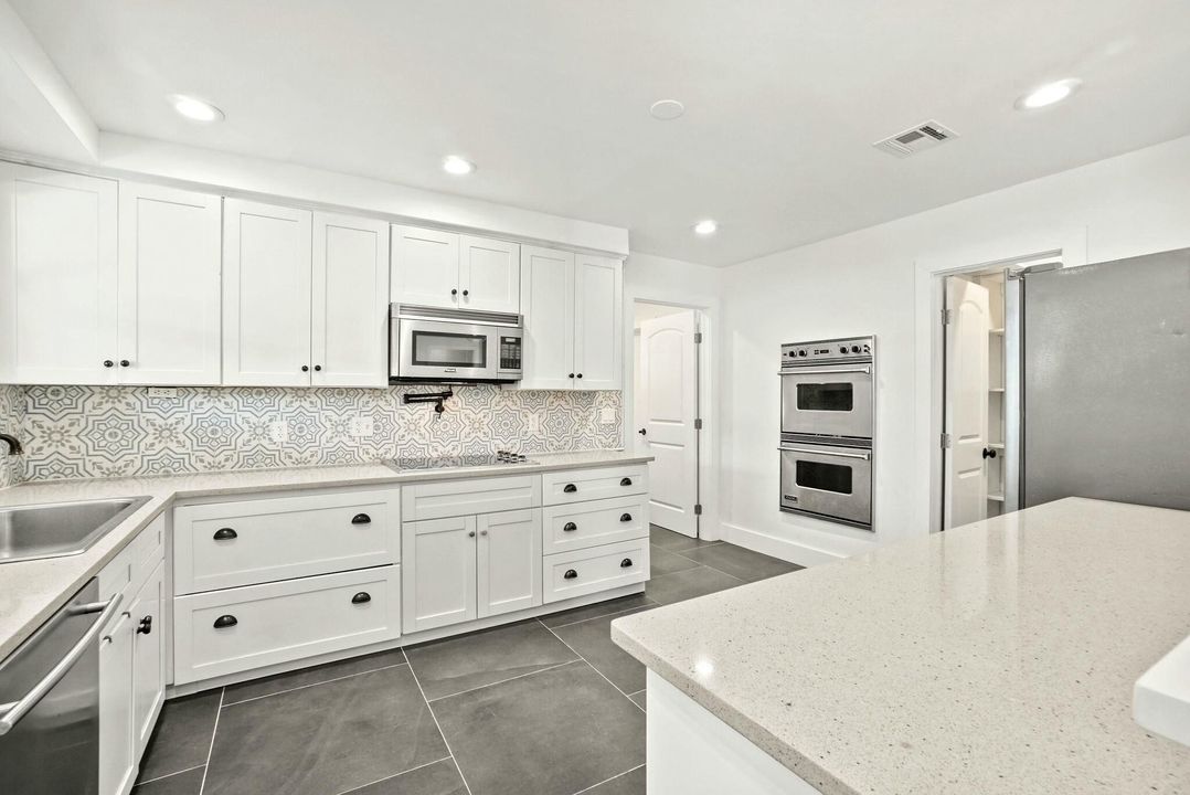 出租: $5,100 (3 贝兹, 3 浴室, 1890 平方英尺)