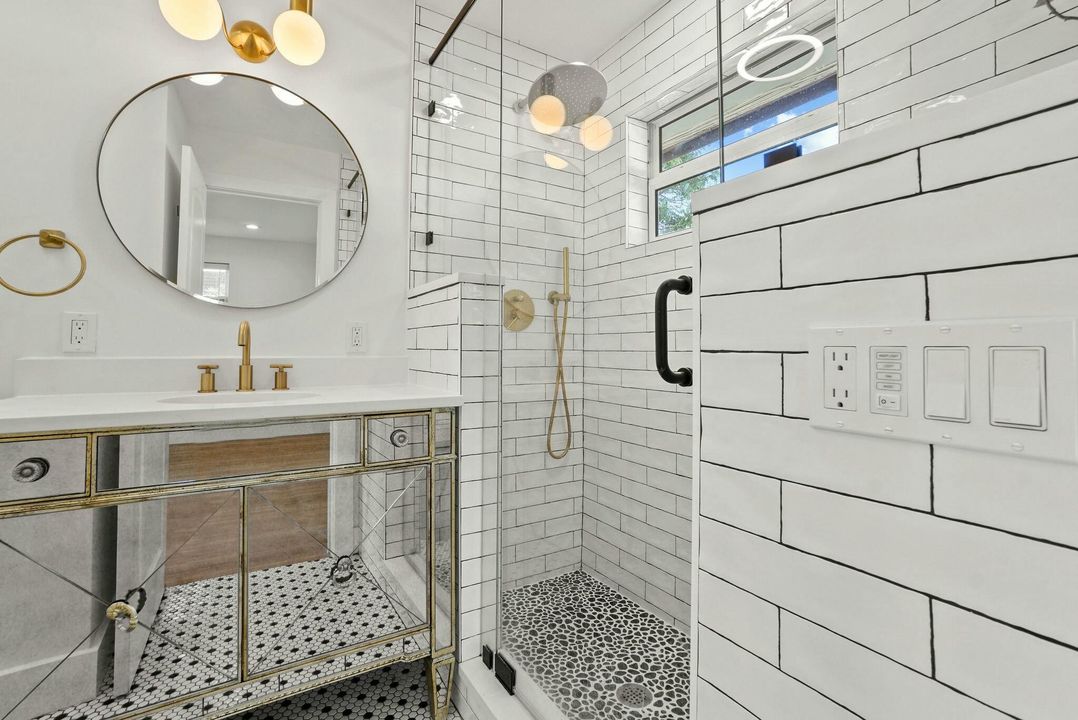 出租: $5,100 (3 贝兹, 3 浴室, 1890 平方英尺)