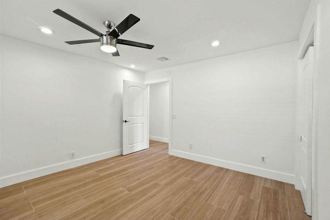 出租: $5,100 (3 贝兹, 3 浴室, 1890 平方英尺)