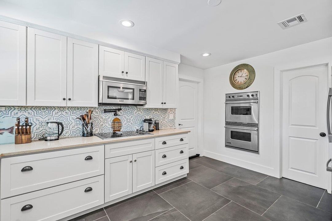 出租: $5,100 (3 贝兹, 3 浴室, 1890 平方英尺)