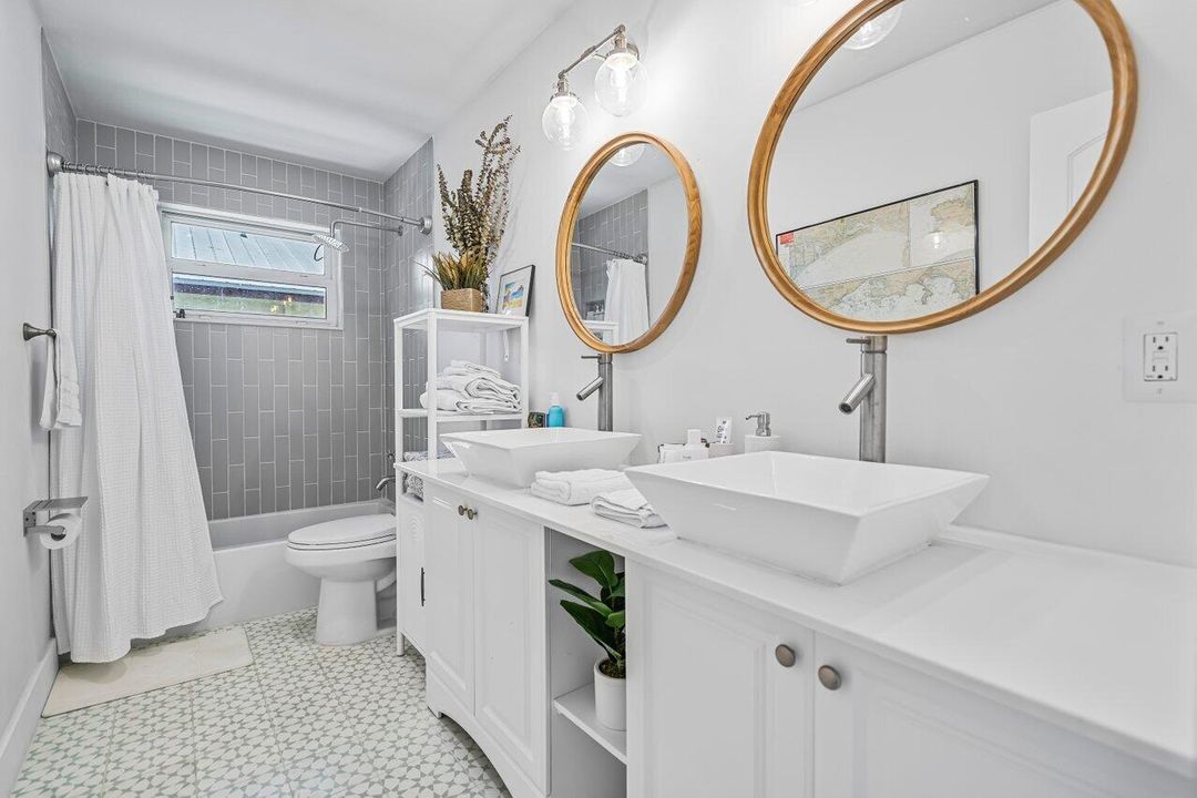 出租: $5,100 (3 贝兹, 3 浴室, 1890 平方英尺)