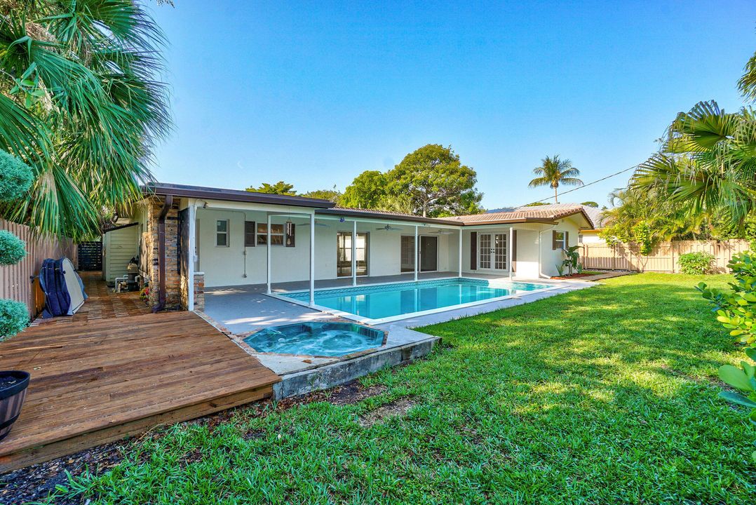 出租: $5,100 (3 贝兹, 3 浴室, 1890 平方英尺)