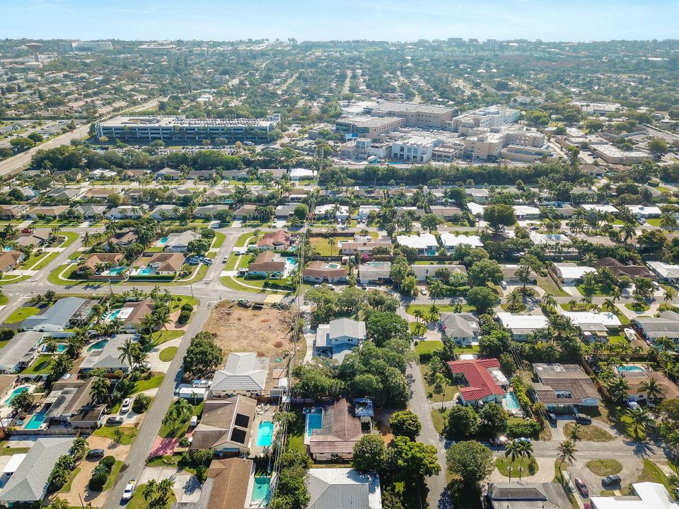 出租: $5,100 (3 贝兹, 3 浴室, 1890 平方英尺)