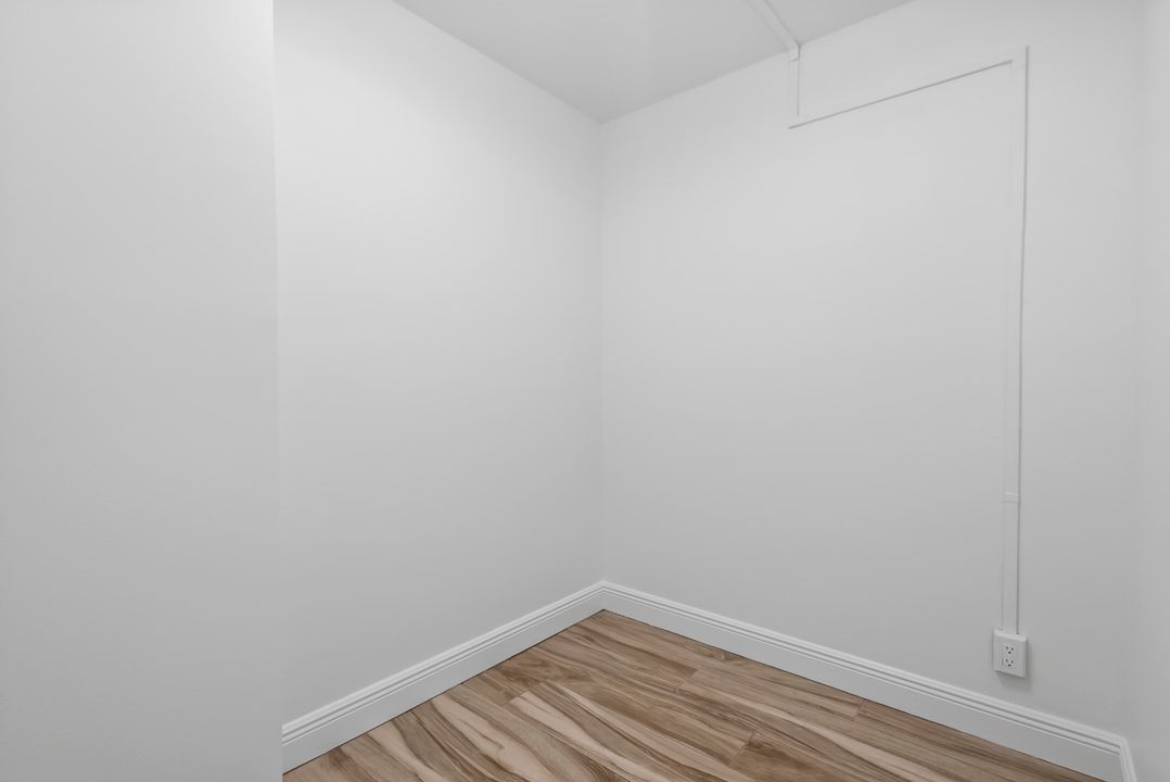 Active With Contract: $220,000 (2 beds, 2 baths, 1018 Square Feet)