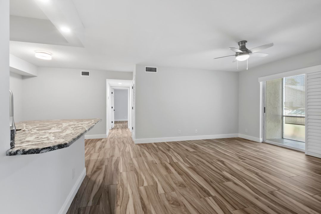 Active With Contract: $220,000 (2 beds, 2 baths, 1018 Square Feet)