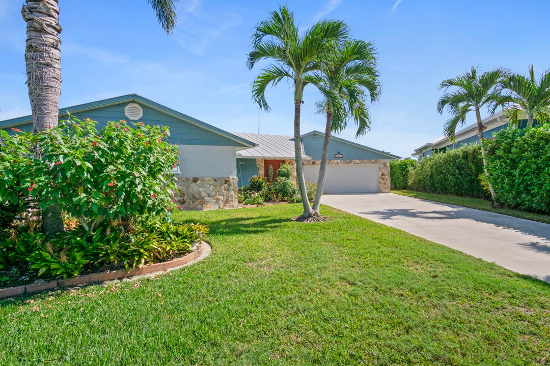 For Rent: $10,500 (3 beds, 2 baths, 1979 Square Feet)