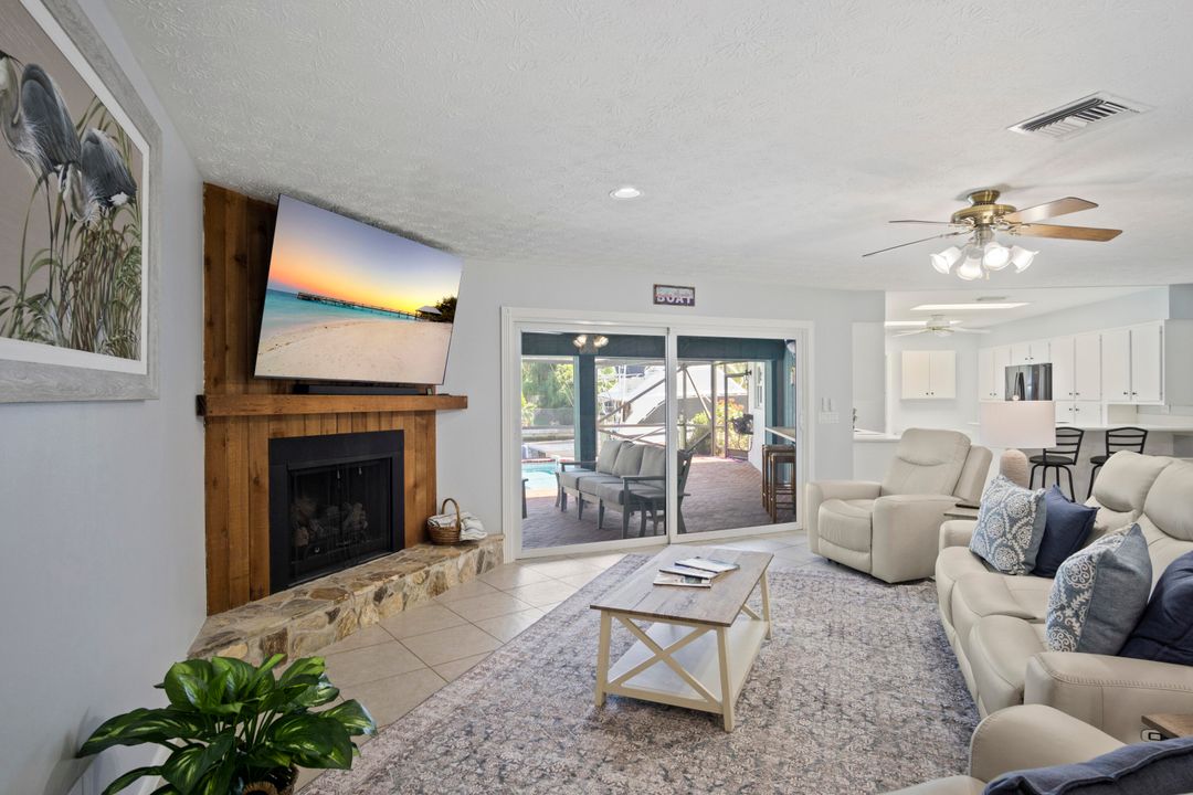 For Rent: $10,500 (3 beds, 2 baths, 1979 Square Feet)