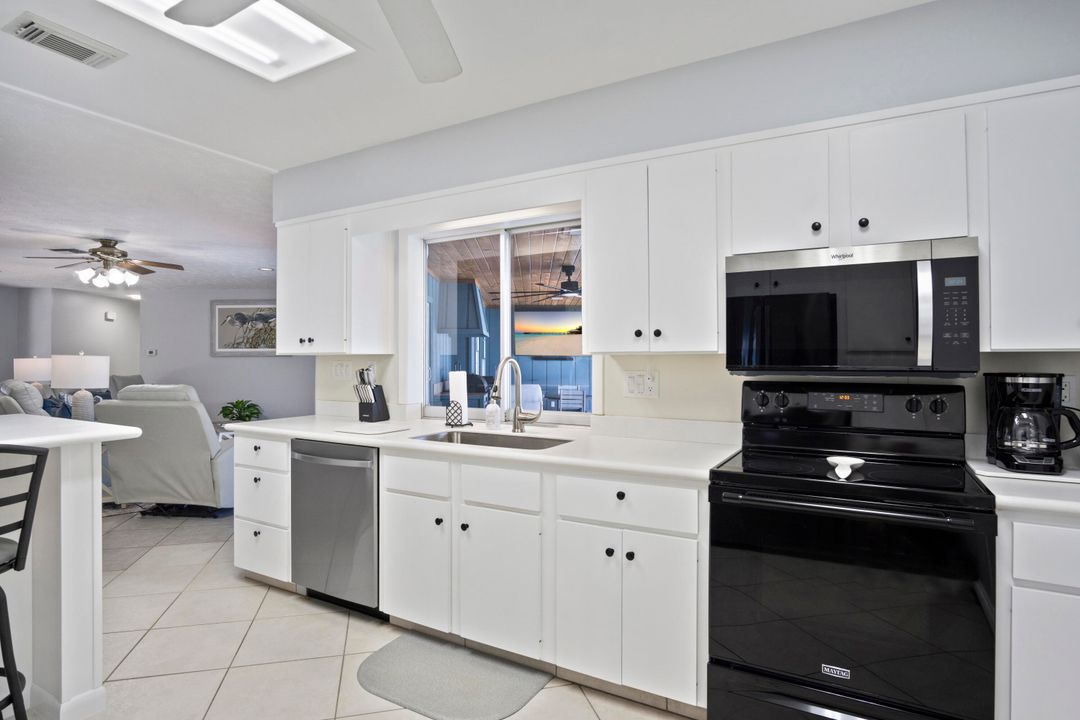 For Rent: $10,500 (3 beds, 2 baths, 1979 Square Feet)