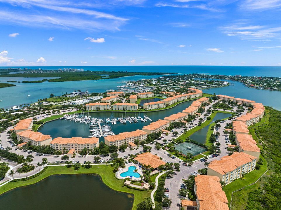 For Sale: $430,000 (2 beds, 2 baths, 1989 Square Feet)