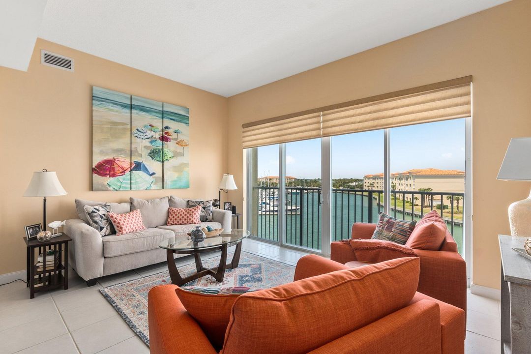 For Sale: $430,000 (2 beds, 2 baths, 1989 Square Feet)