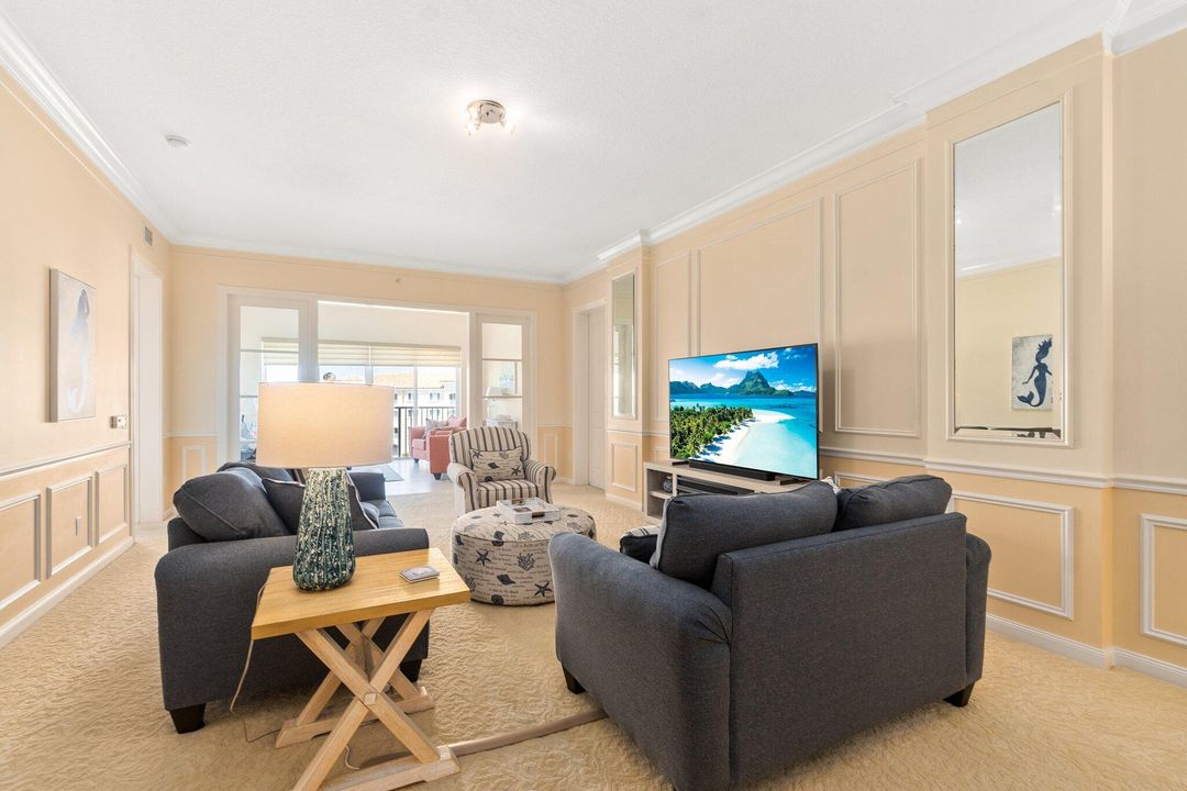 For Sale: $430,000 (2 beds, 2 baths, 1989 Square Feet)