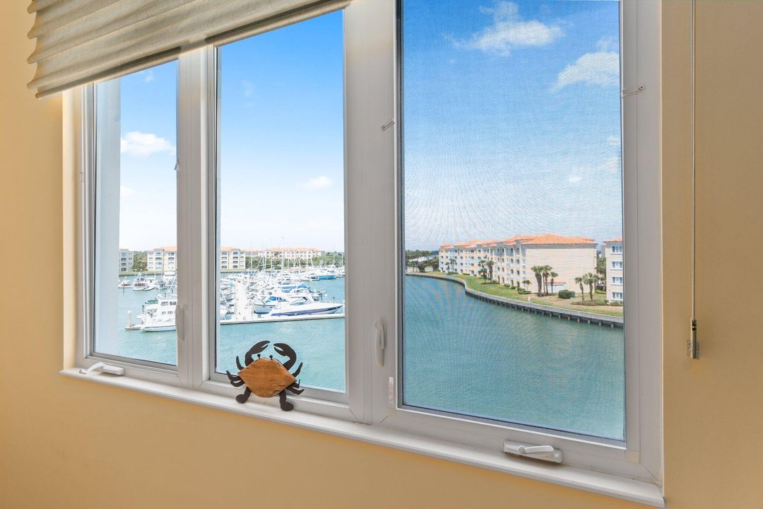 For Sale: $430,000 (2 beds, 2 baths, 1989 Square Feet)