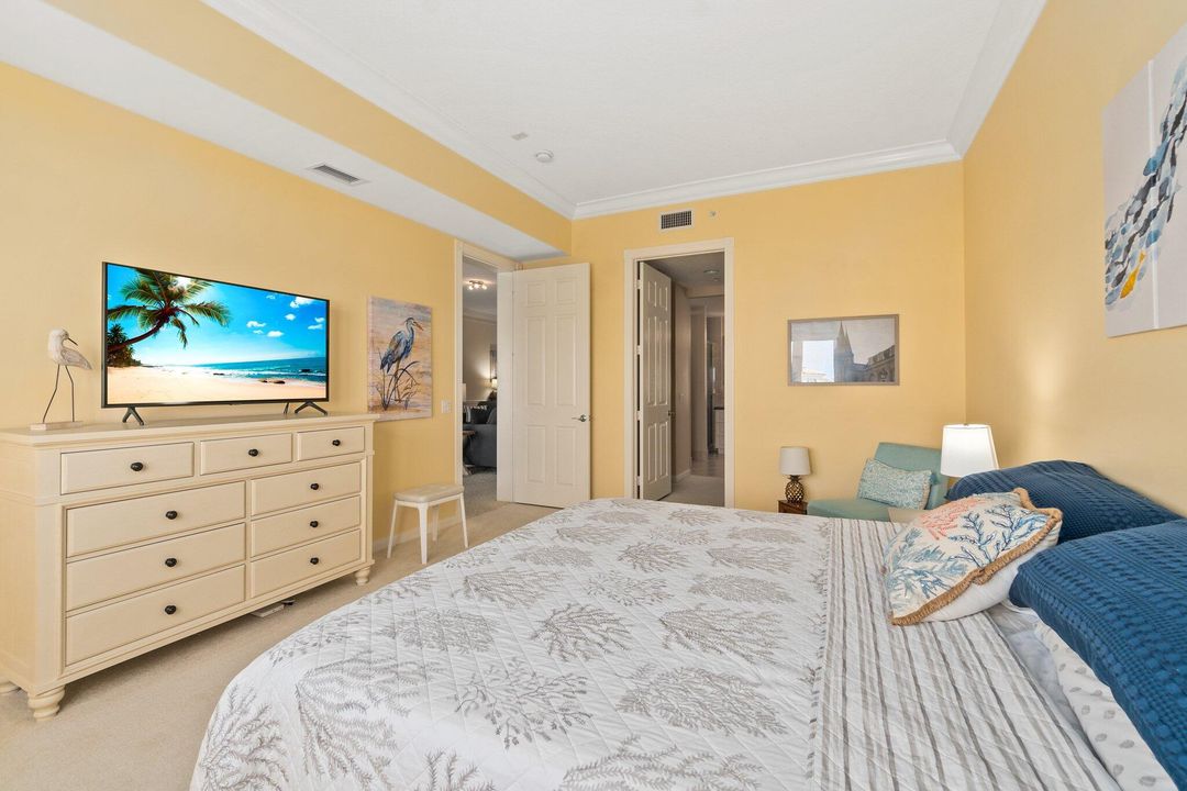 For Sale: $430,000 (2 beds, 2 baths, 1989 Square Feet)