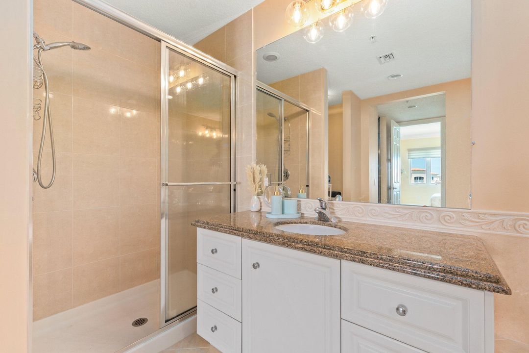 For Sale: $430,000 (2 beds, 2 baths, 1989 Square Feet)