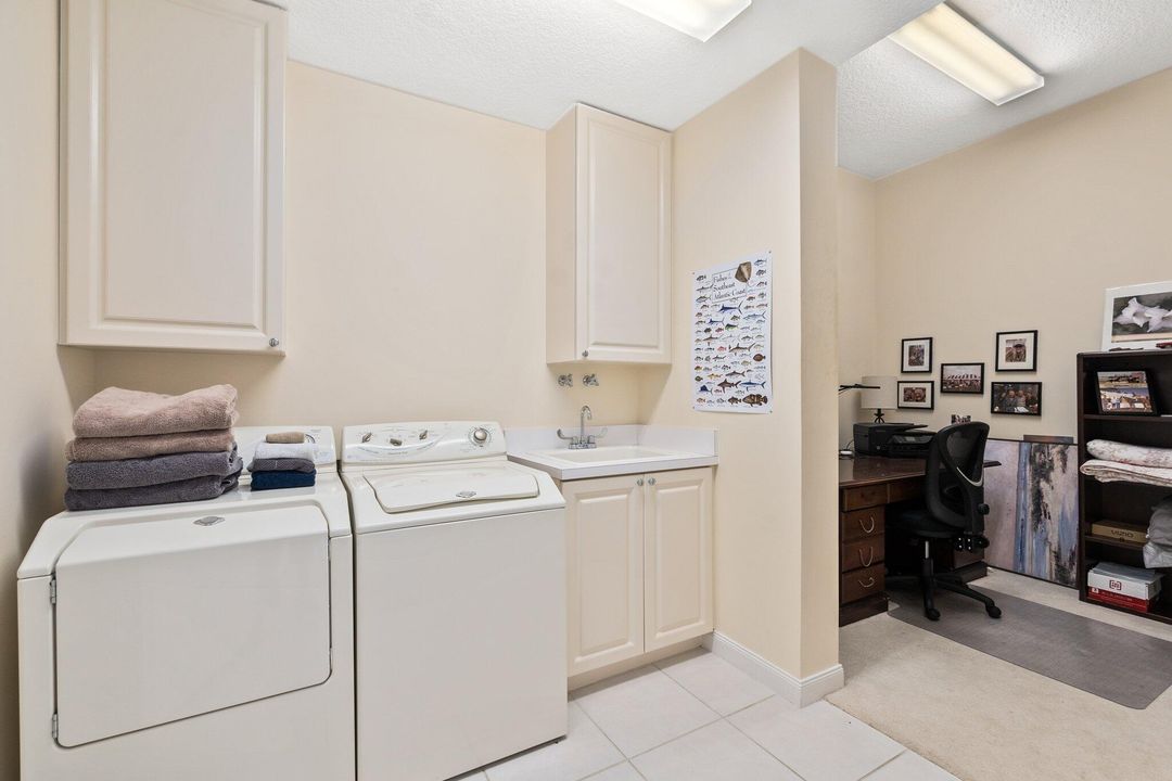 For Sale: $430,000 (2 beds, 2 baths, 1989 Square Feet)