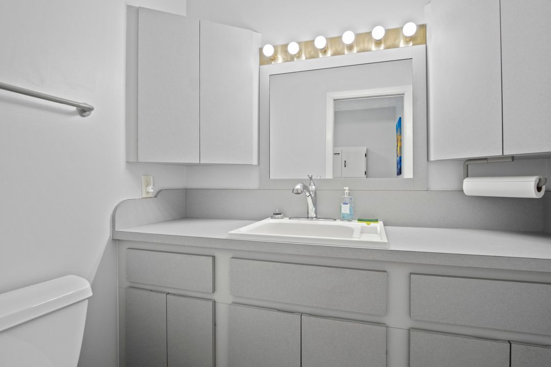 For Rent: $10,500 (3 beds, 2 baths, 1979 Square Feet)